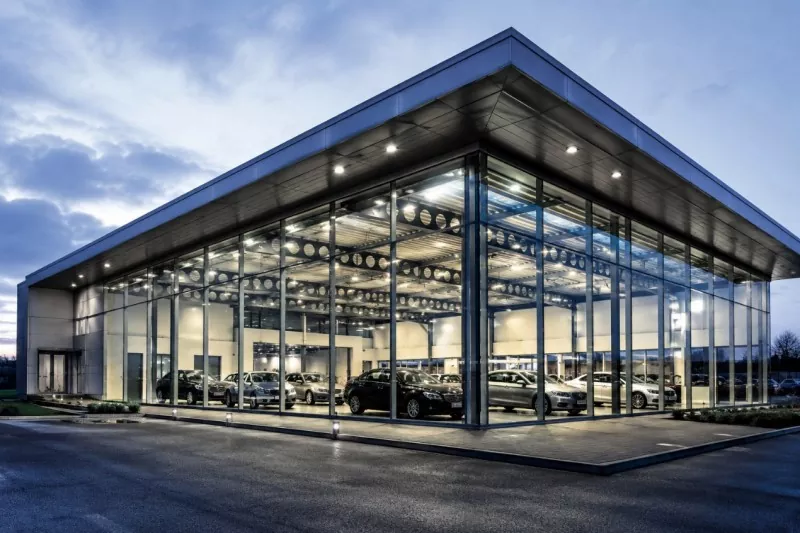 Perché il design ad ampia campata è il vantaggio principale della costruzione di showroom automobilistici con struttura in acciaio? Perché il design ad ampia campata è il vantaggio principale della costruzione di showroom automobilistici con struttura in acciaio?