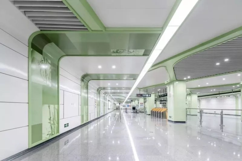 Stazione con telaio in acciaio Costruzione in acciaio
