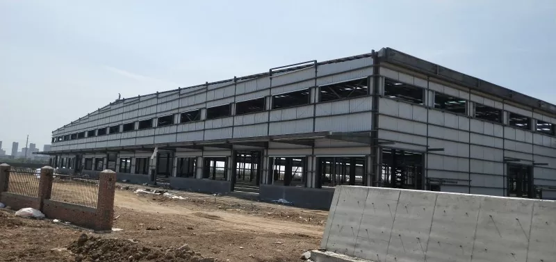 Costruzione di magazzini logistici prefabbricati con struttura in acciaio modulare