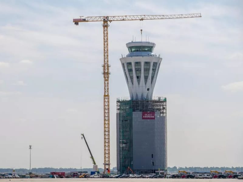 Torre di controllo aeroportuale con struttura in acciaio