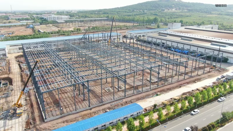Costruzione di magazzini di stoccaggio chimico con struttura in acciaio