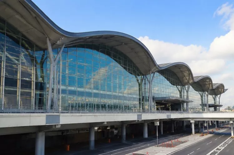 Costruzione di un terminal crociere con struttura in acciaio