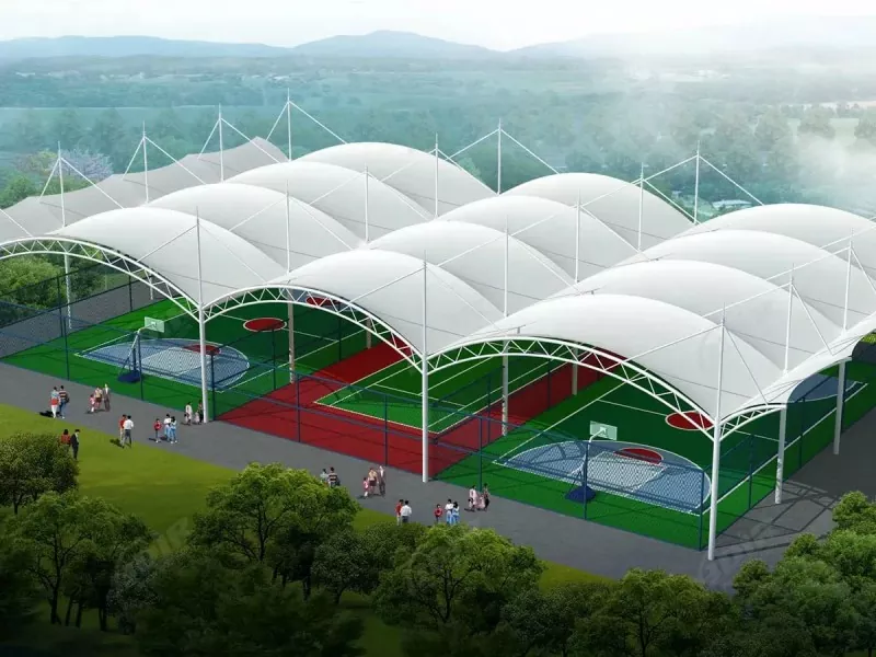 Stadio sportivo all'aperto con struttura in acciaio